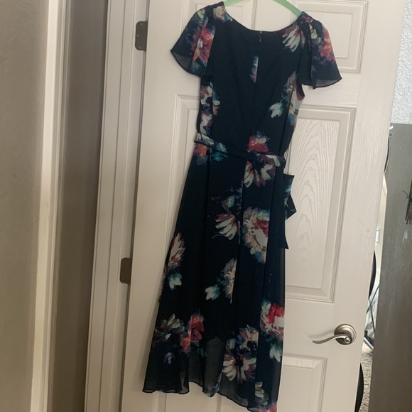 DKNY size 8 navy floral dress - Picture 5 of 5